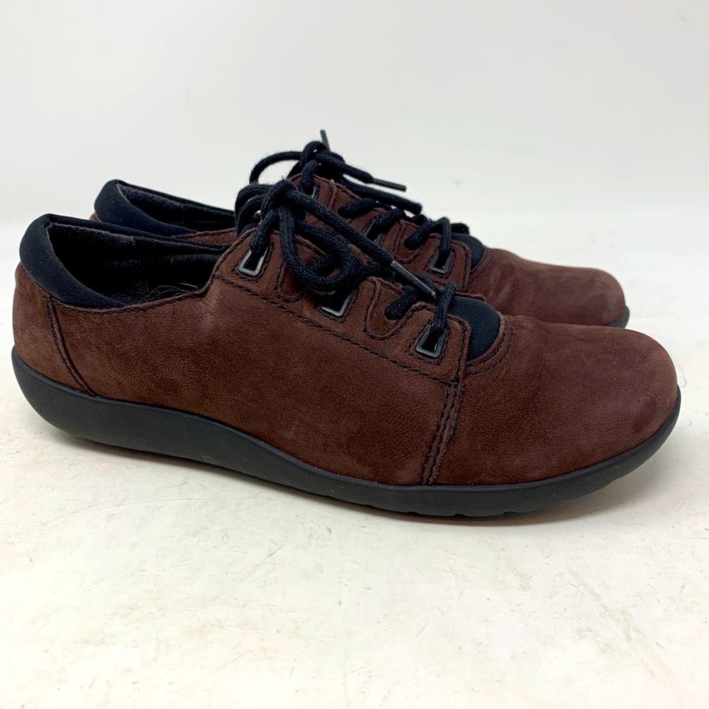 Clarks Comfort Sneaker Size 6.5 M